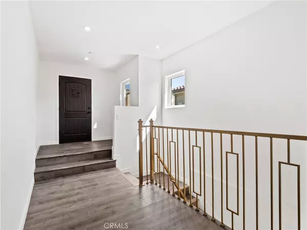 Sylmar, CA 91342,12511 125111/2 Haleh LN