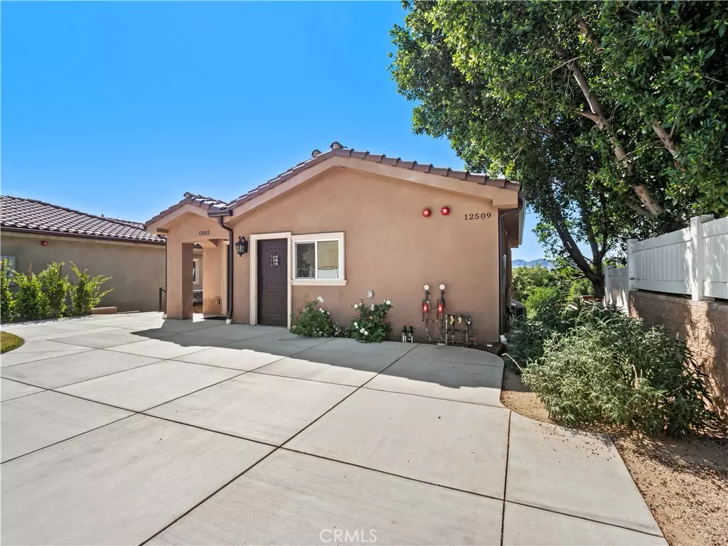 Sylmar, CA 91342,12511 125111/2 Haleh LN