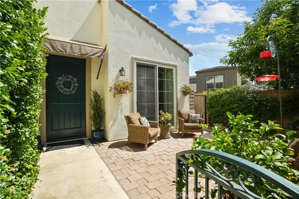 Valencia, CA 91354,23715 Western Cedar CT