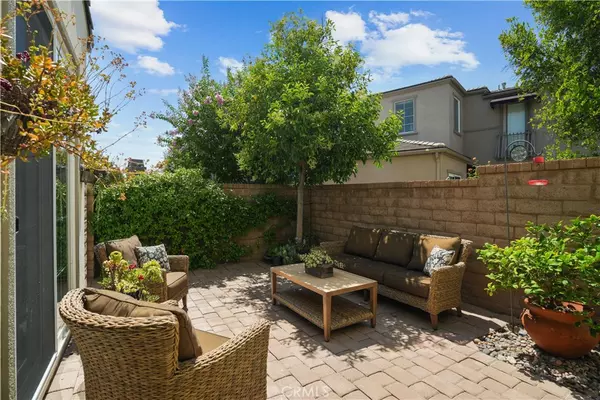 Valencia, CA 91354,23715 Western Cedar CT