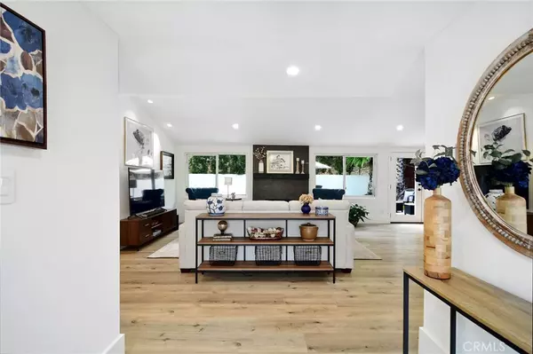 Woodland Hills, CA 91367,5720 Comanche AVE