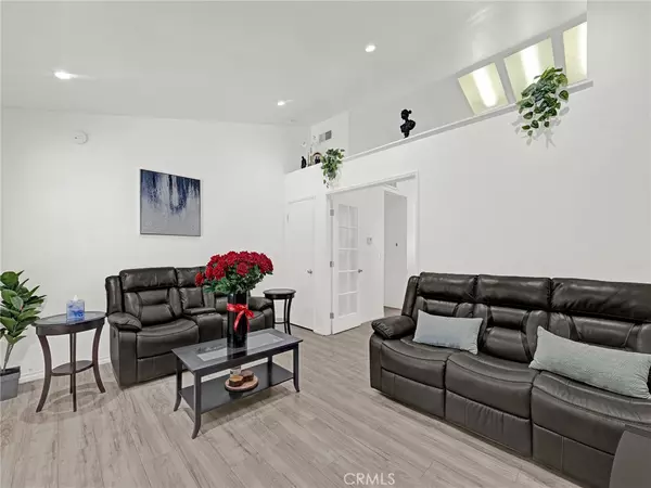 Sylmar, CA 91342,11350 Foothill BLVD #15