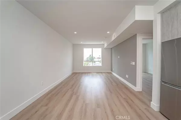 Los Angeles, CA 90026,2828 London ST #302