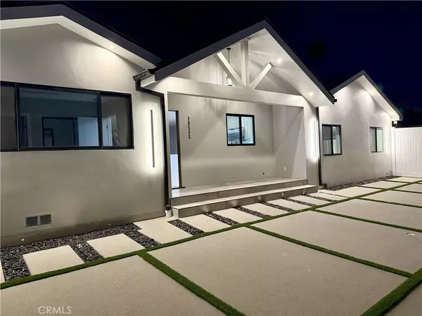 Winnetka, CA 91306,20522 Sherman WAY