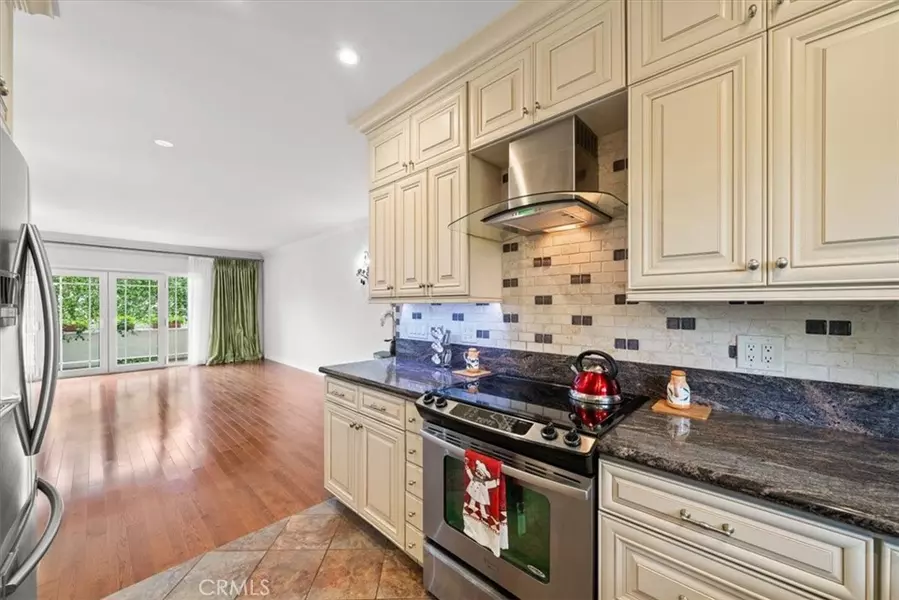 1228 N La Cienega BLVD #203, West Hollywood, CA 90069