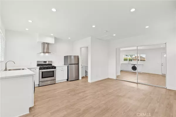 Van Nuys, CA 91406,8112 Amestoy AVE