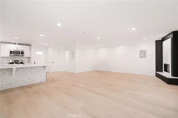 Granada Hills, CA 91344,10915 Whitaker AVE