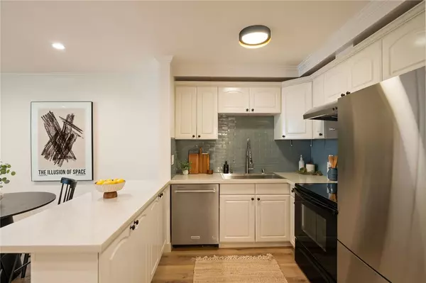 West Hollywood, CA 90048,625 Flores ST #107