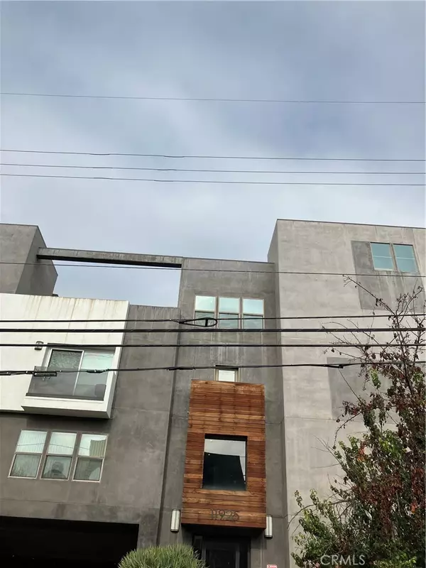 11925 KLING ST #302, Valley Village, CA 91607