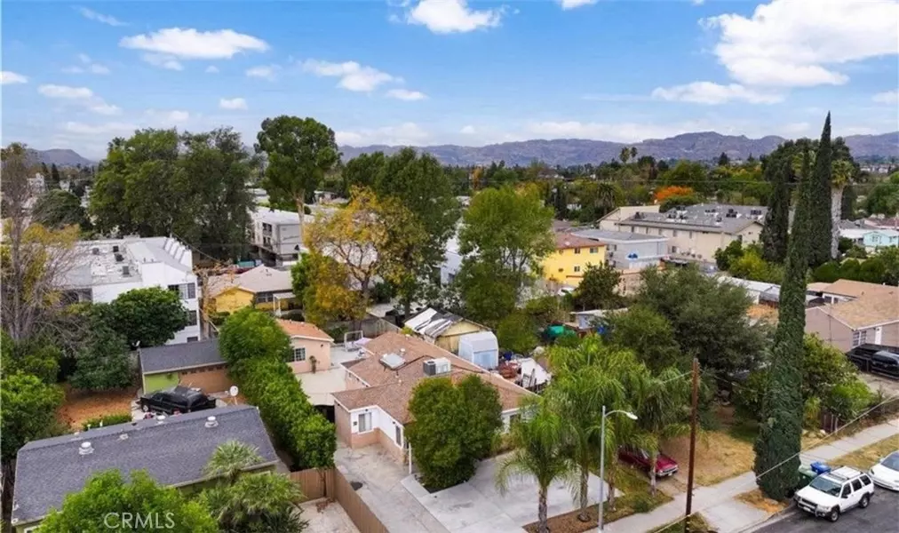 7327 N Loma Verde AVE, Canoga Park, CA 91303