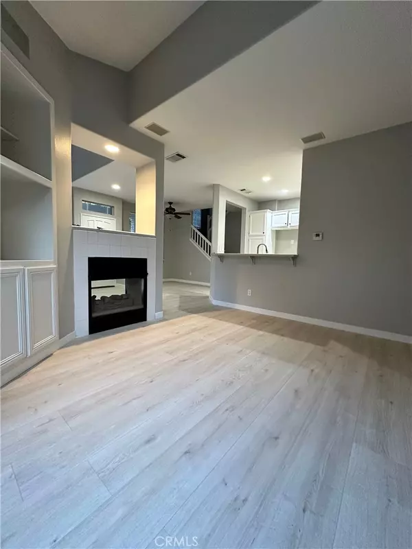 Valencia, CA 91354,27109 Teton trail #91
