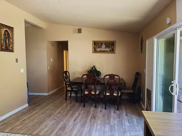 Newhall, CA 91321,24389 La Glorita CIR
