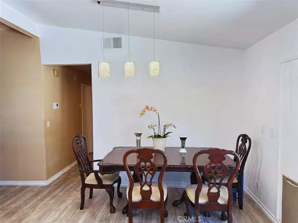 Newhall, CA 91321,24389 La Glorita CIR