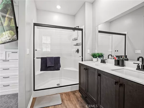 Valencia, CA 91381,27004 Trail View Ln.