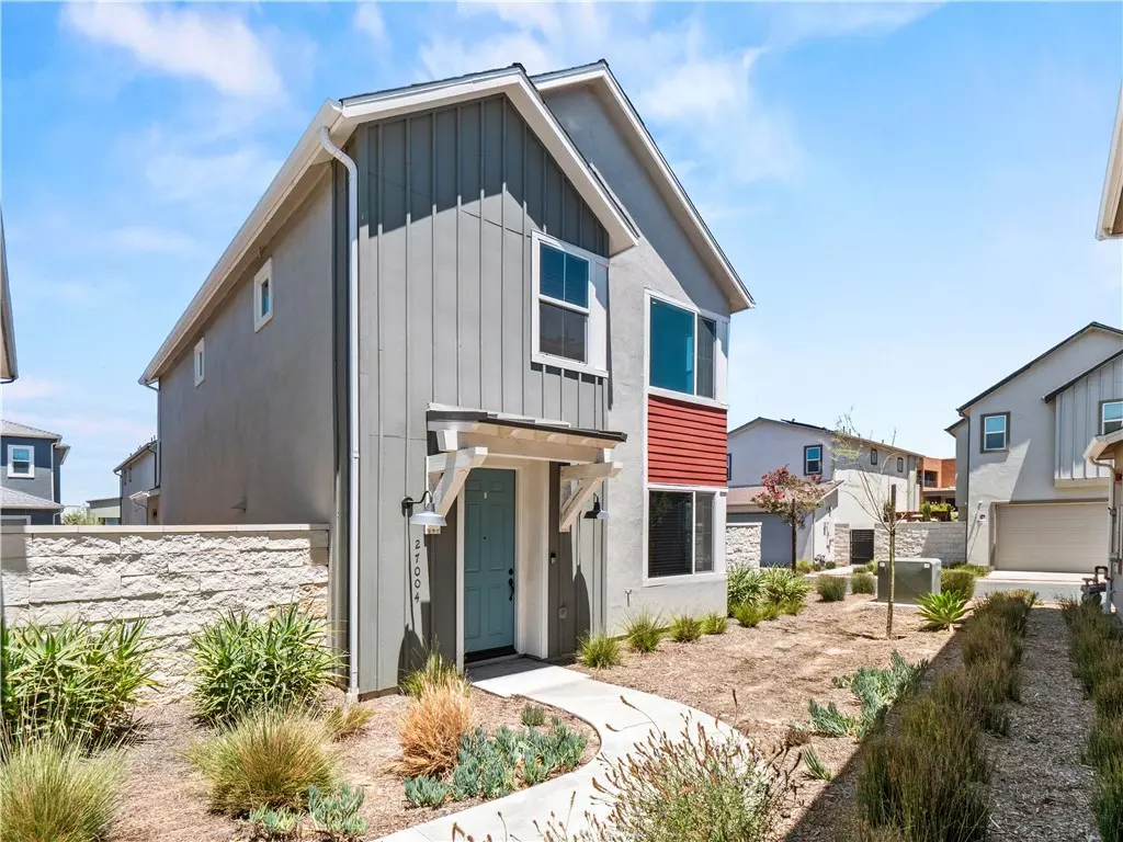 Valencia, CA 91381,27004 Trail View Ln.