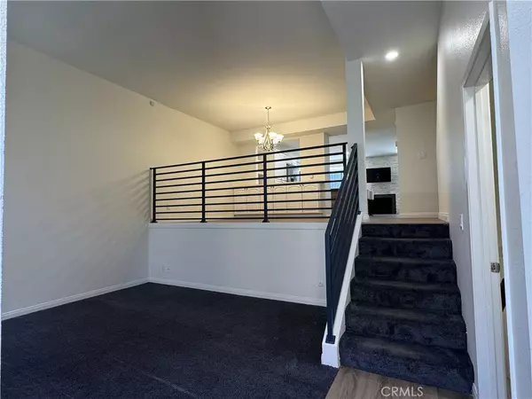Woodland Hills, CA 91367,5721 Topanga Canyon BLVD #4