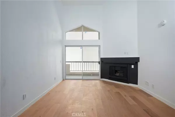 5540 Owensmouth AVE #312, Woodland Hills, CA 91367