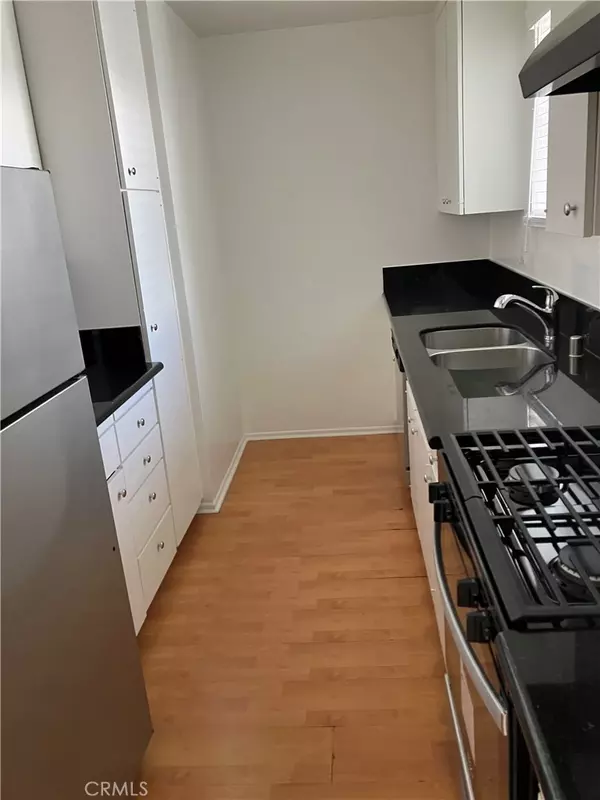 Santa Monica, CA 90403,1033 3rd ST #105