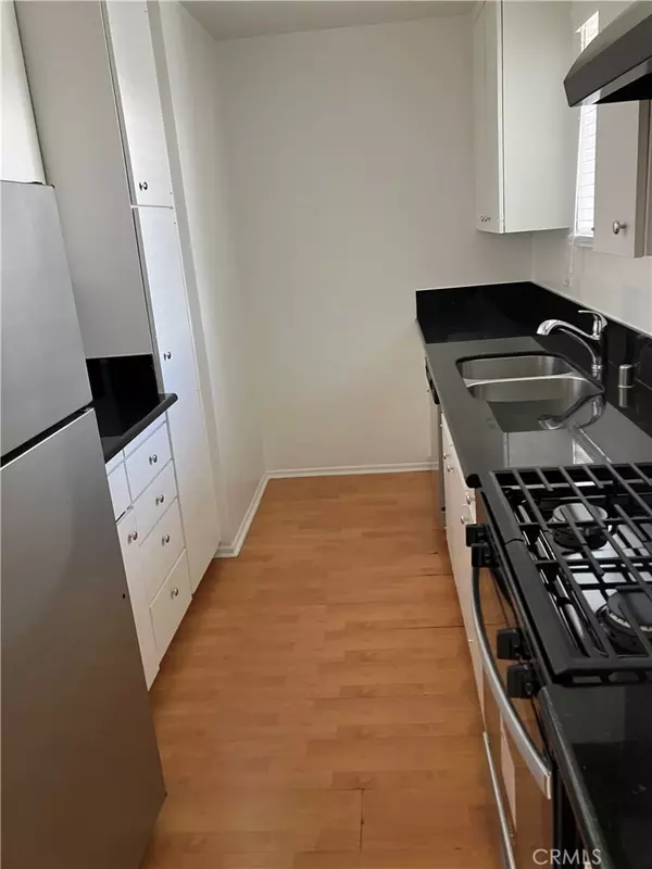 Santa Monica, CA 90403,1033 3rd ST #105