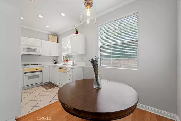 Valencia, CA 91354,27849 Skycrest Cr