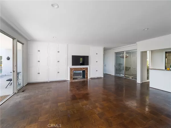 Woodland Hills, CA 91364,20193 Adele DR