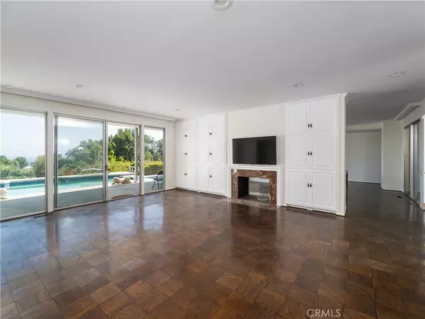 Woodland Hills, CA 91364,20193 Adele DR