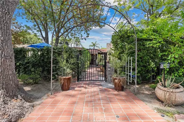 Valley Glen, CA 91401,13405 Tiara ST