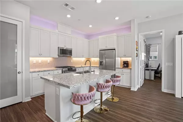 26973 Prospector RD #302, Valencia, CA 91381