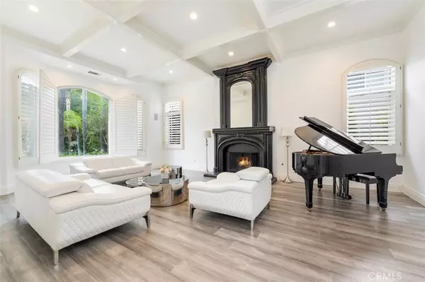 Calabasas, CA 91302,5633 Newcastle Ln