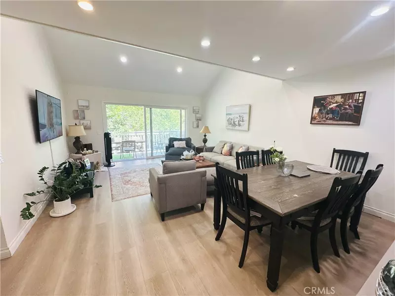 7131 Farralone AVE #48, Canoga Park, CA 91303