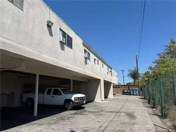 Van Nuys, CA 91405,6800 Varna AVE