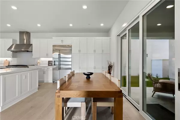 Valencia, CA 91381,27246 Bush Mallow CT