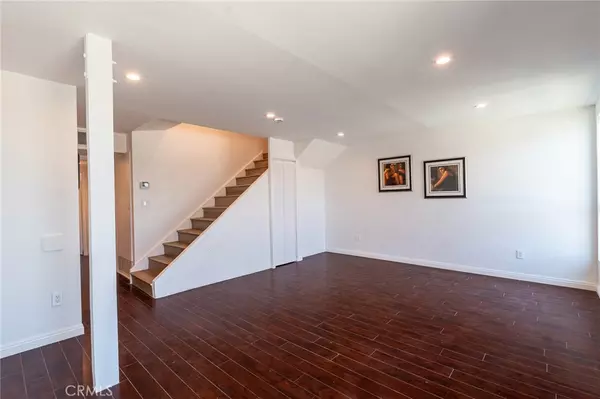 Tarzana, CA 91335,6155 Reseda #4