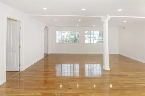 Los Angeles, CA 90027,1610 N Hoover ST