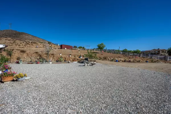Agua Dulce, CA 91390,9555 1/2 Hierba RD