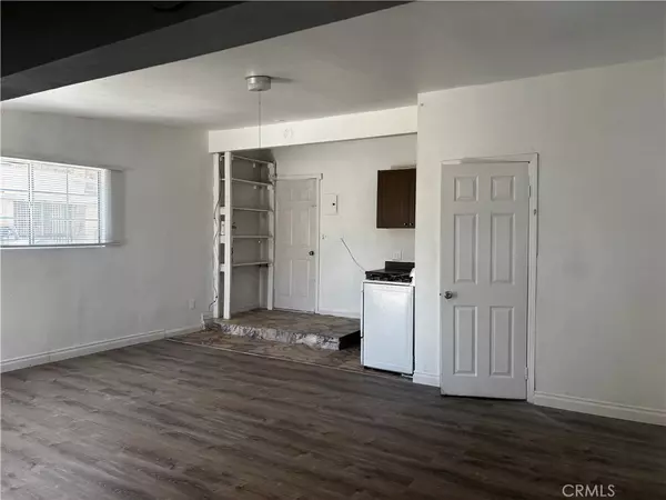 Woodland Hills, CA 91367,6524 Jumilla