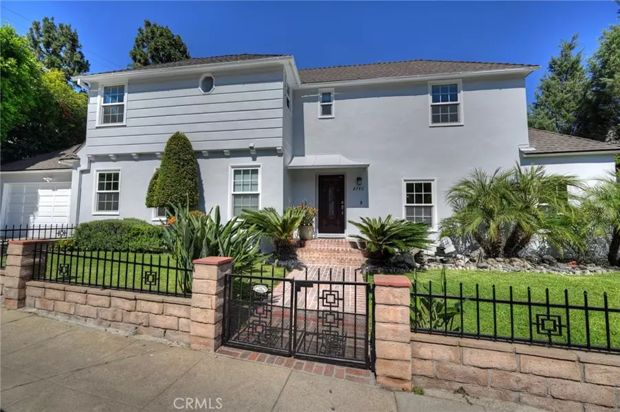 2740 N Beachwood DR, Hollywood Hills East, CA 90068