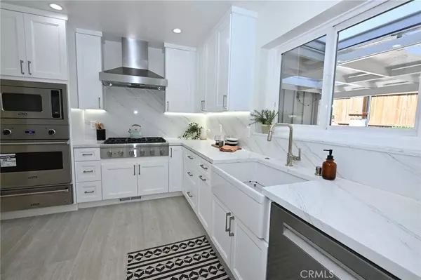 Hollywood Hills East, CA 90068,2740 N Beachwood DR