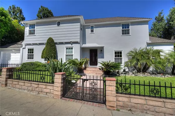 2740 N Beachwood DR, Hollywood Hills East, CA 90068