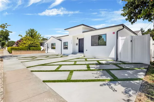 Panorama City, CA 91402,7740 Clearfield AVE