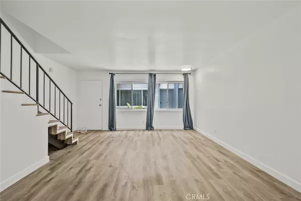 Marina Del Rey, CA 90292,3512 Pacific AVE #3