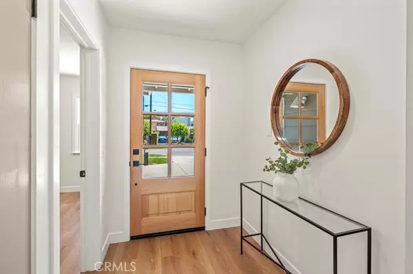 Valley Glen, CA 91405,6917 Mammoth AVE