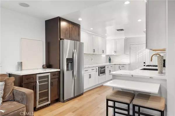 Encino, CA 91316,5920 Jellico AVE