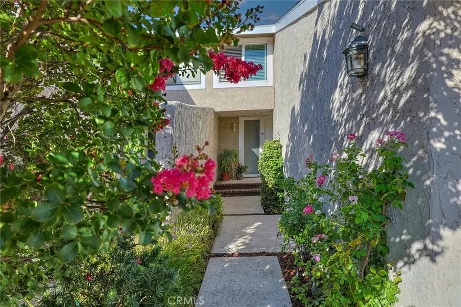 25149 Amberley WAY, Valencia, CA 91355
