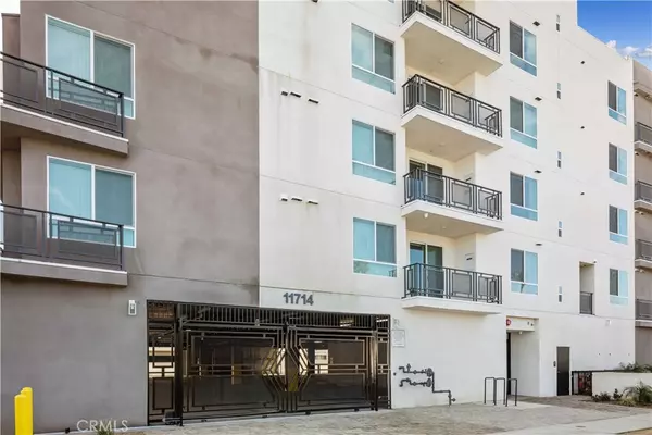 North Hollywood, CA 91606,11714 Archwood ST #307