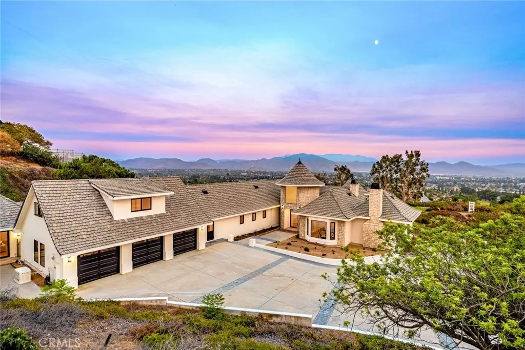 Camarillo, CA 93010,350 Highland Hills DR