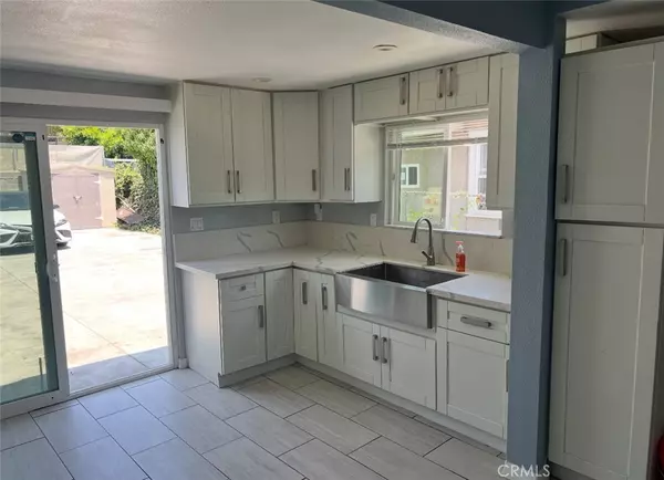 Los Angeles, CA 90044,731 W 99th ST