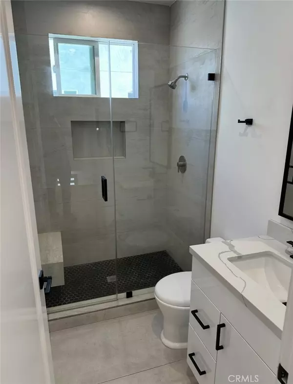 Van Nuys, CA 91401,14247 Sylvan ST