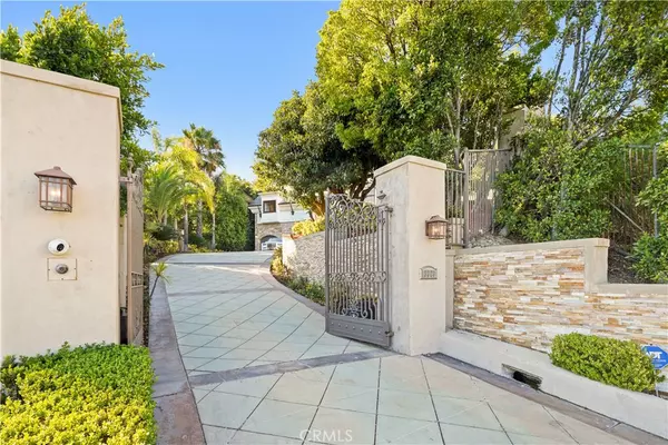 Beverly Hills, CA 90210,13320 Mulholland DR