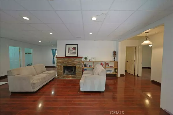 Northridge, CA 91324,19222 Roscoe BLVD